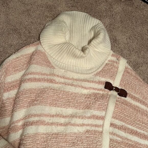 Calvin Klein sweater - Picture 2 of 5